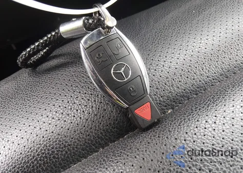 2015 Mercedes-Benz Glk 350 4Matic z USA, uszkodzony, nr VIN WDCGG8JB9FG411111